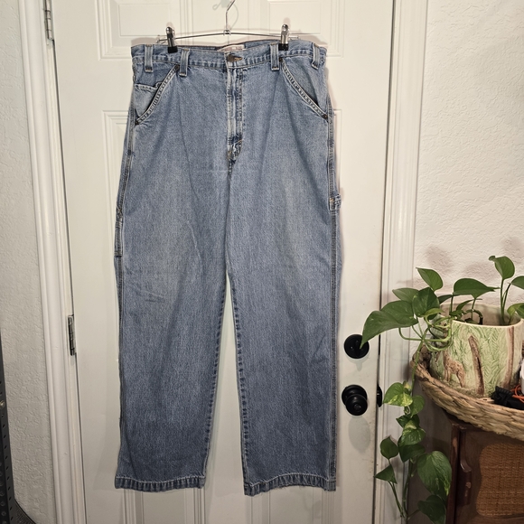 Signature by Levi Strauss Light Blue Men's Relaxed Jeans - Picture 1 of 3
